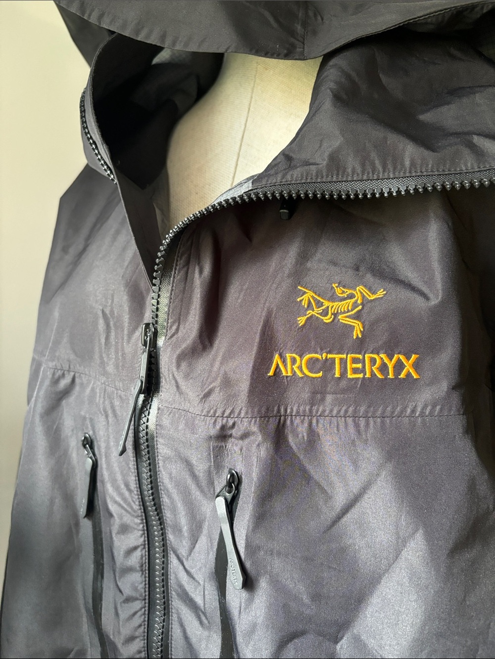 ARC’TERYX jacket - Picture 4 of 13